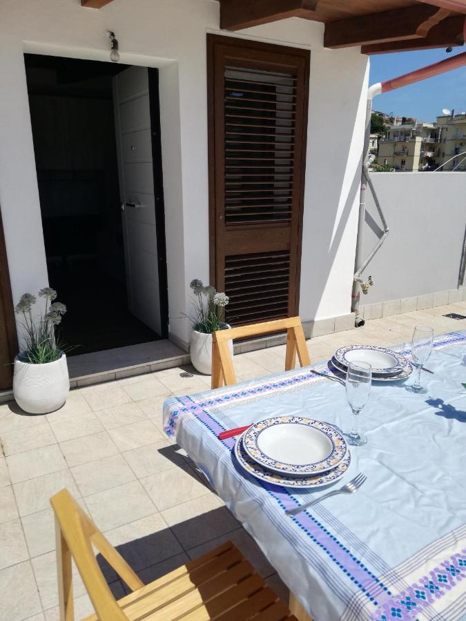 Tigellio Apartment-Central-Views-Terrace Q6426 Каляри Екстериор снимка